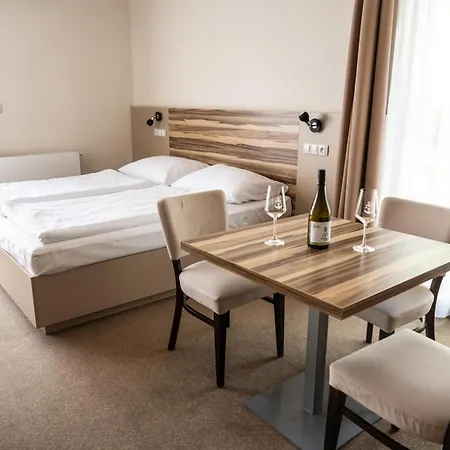 호텔 Moninec Sedlec-Prcice